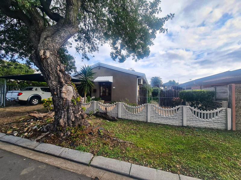 3 Bedroom Property for Sale in Goodwood Central Western Cape